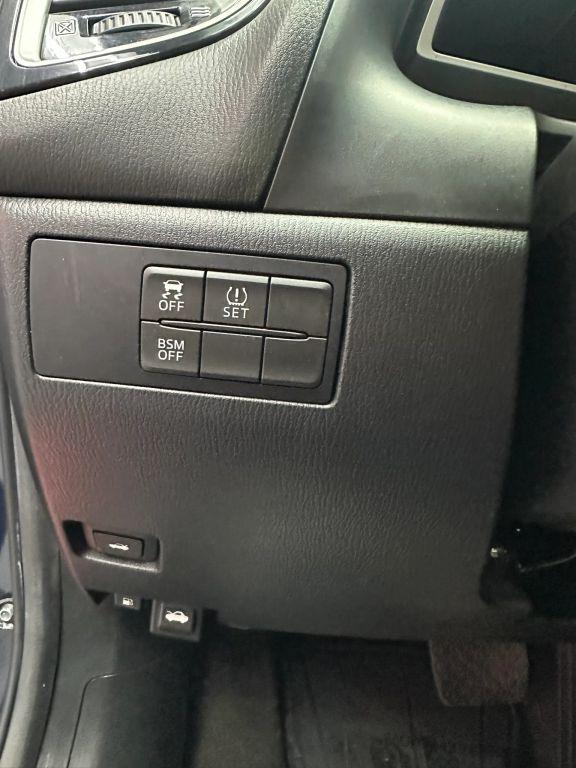 Mazda Mazda3 - Thumbnail 18