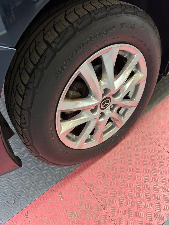 Mazda Mazda3 - Thumbnail 3