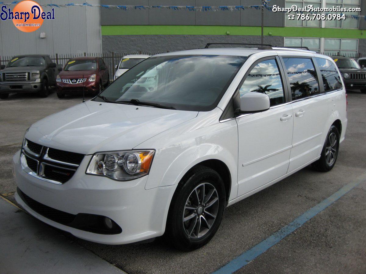Dodge Grand Caravan - View 1