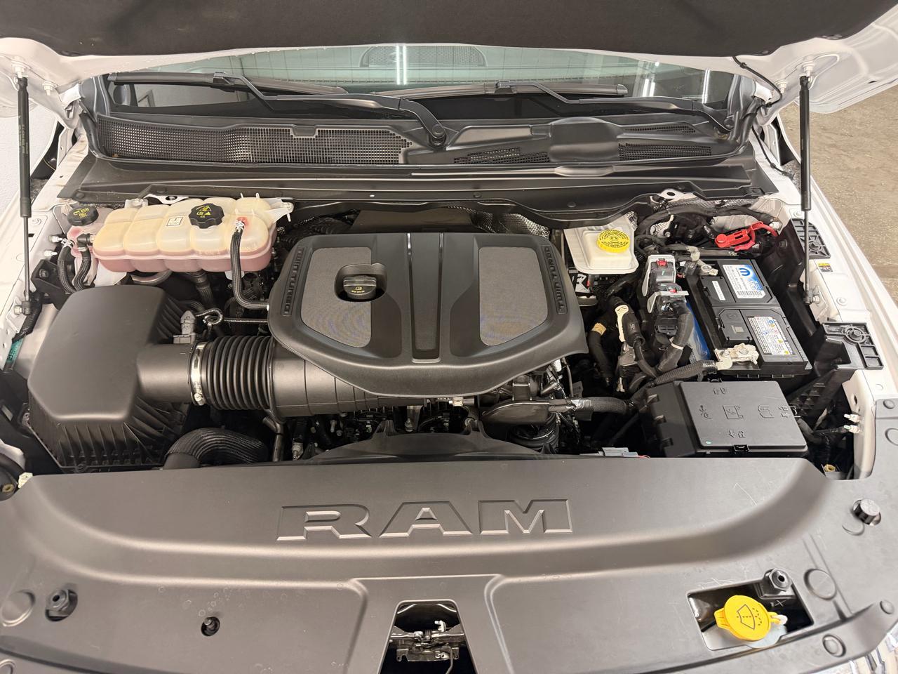 Ram 1500Laramie Crew Cab Swb 4Wd - Thumbnail 11