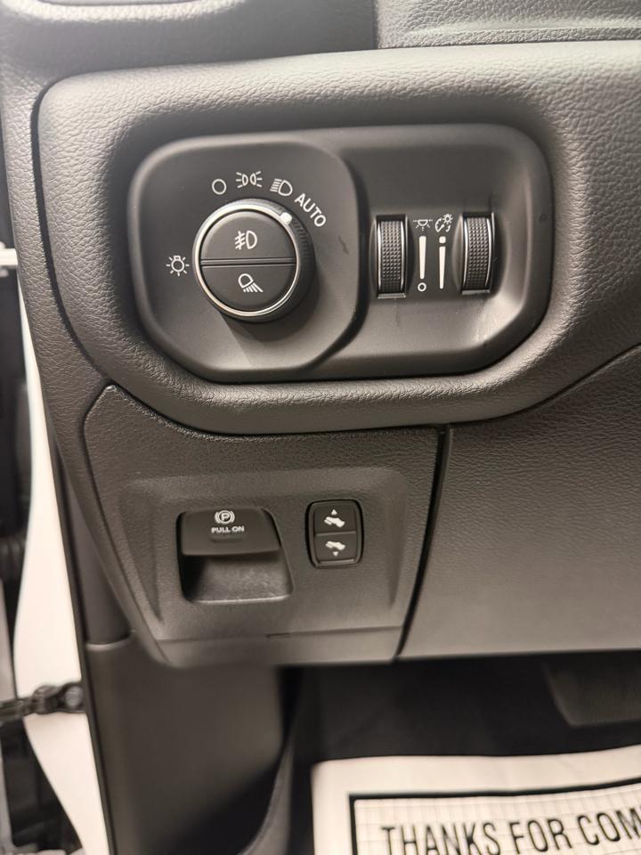 Ram 1500Laramie Crew Cab Swb 4Wd - Thumbnail 19