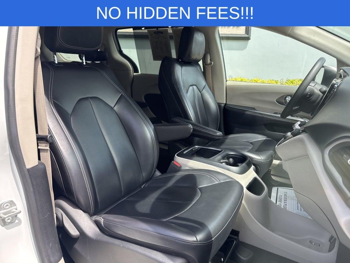 Chrysler Pacifica Touring L - Thumbnail 16