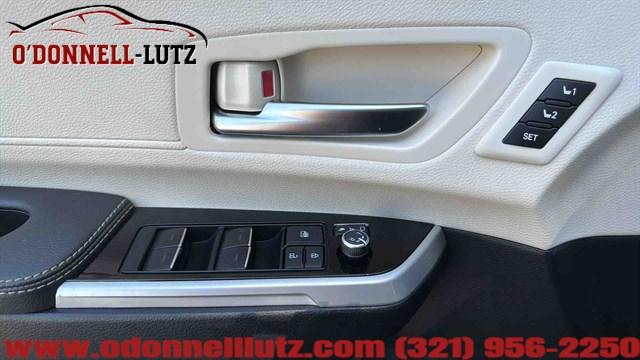 Toyota Sienna Platinum 7-Passenger | Stock No: Ma121 - Thumbnail 20