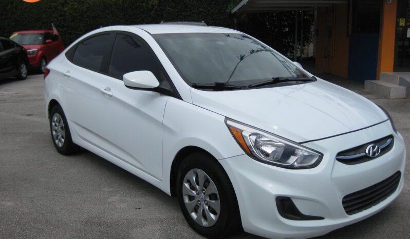 Hyundai Accent - Thumbnail 4
