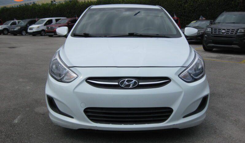 Hyundai Accent - Thumbnail 3