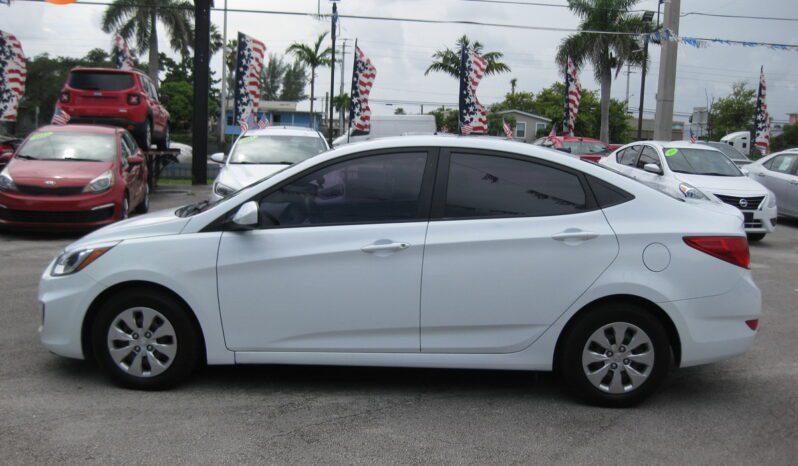 Hyundai Accent - Thumbnail 9