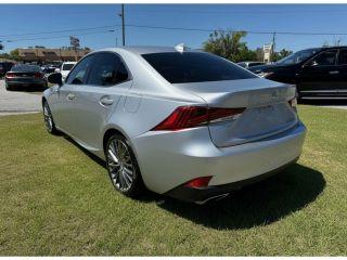 Lexus Is - Thumbnail 11
