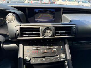 Lexus Is - Thumbnail 4