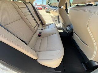 Lexus Is - Thumbnail 14