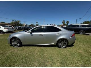 Lexus Is - Thumbnail 12