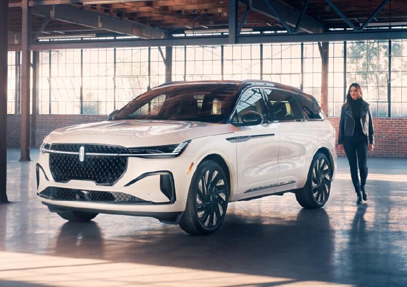 Lincoln Nautilus - Thumbnail 3