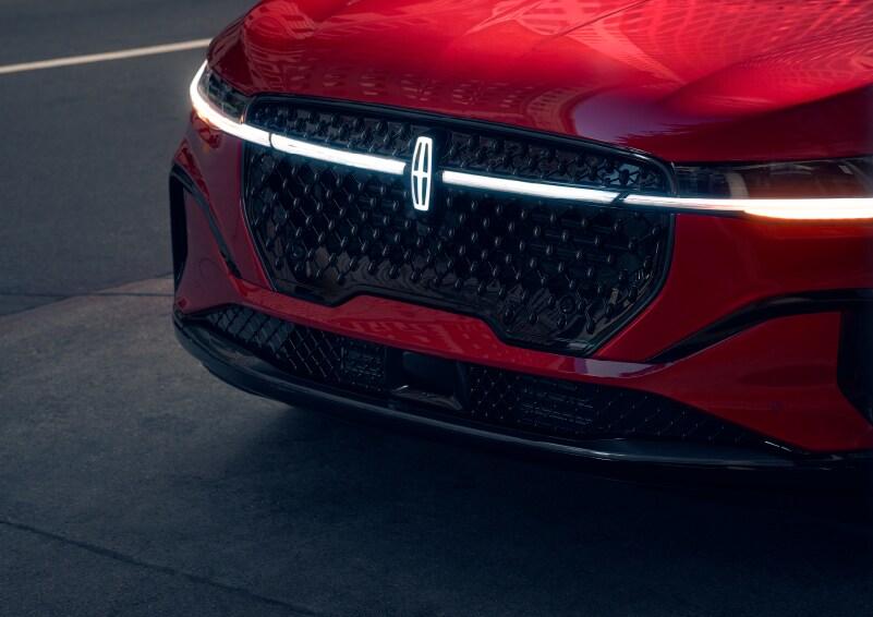 Lincoln Nautilus - Thumbnail 2