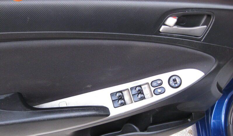 Hyundai Accent - Thumbnail 13