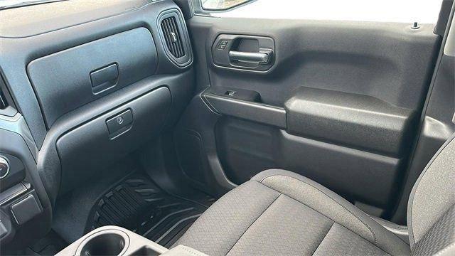 Gmc Sierra 1500 Pro Four Wheel Drive Crew Cab - Thumbnail 17