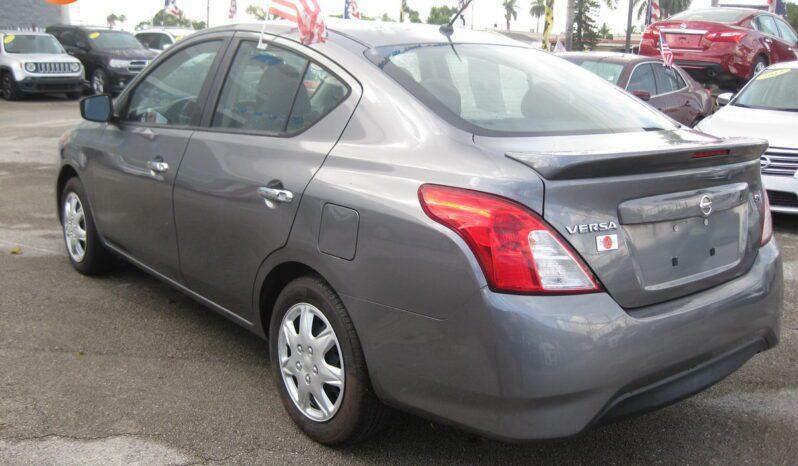 Nissan Versa - Thumbnail 8