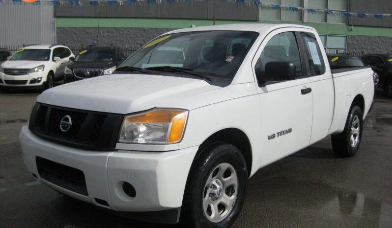 Nissan Titan - Thumbnail 2