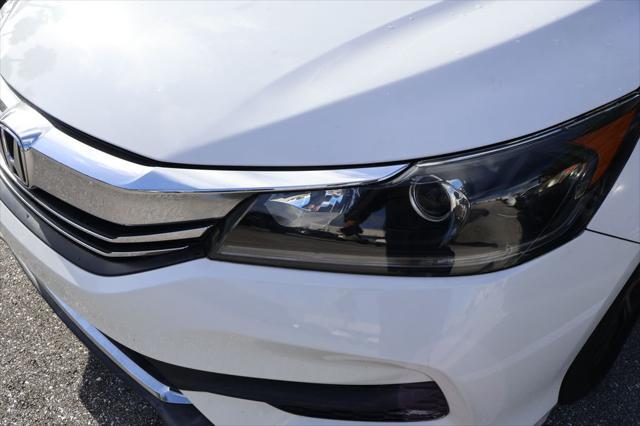 Honda Accord Lx - Thumbnail 3