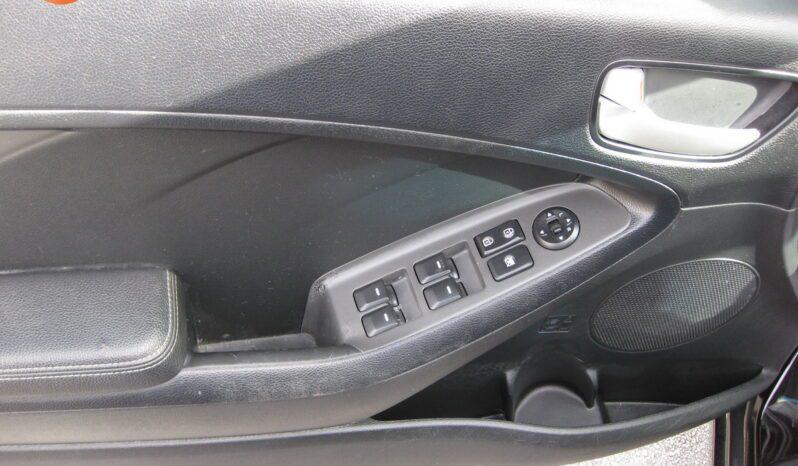 Kia Forte - Thumbnail 11