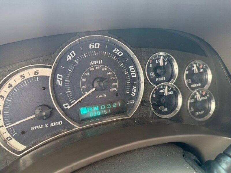 Cadillac ESCALADE - Thumbnail 19