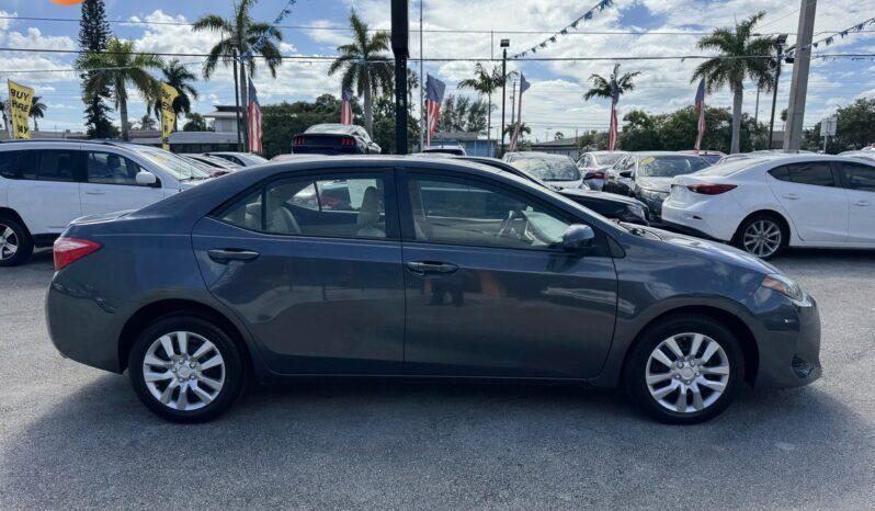 Toyota Corolla - Thumbnail 6