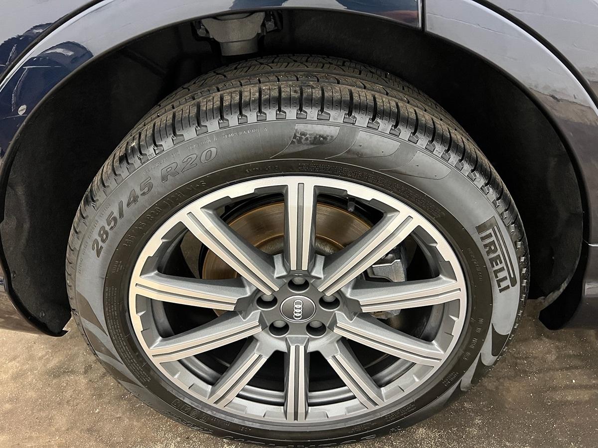 Audi Q7 Prestige - View 1