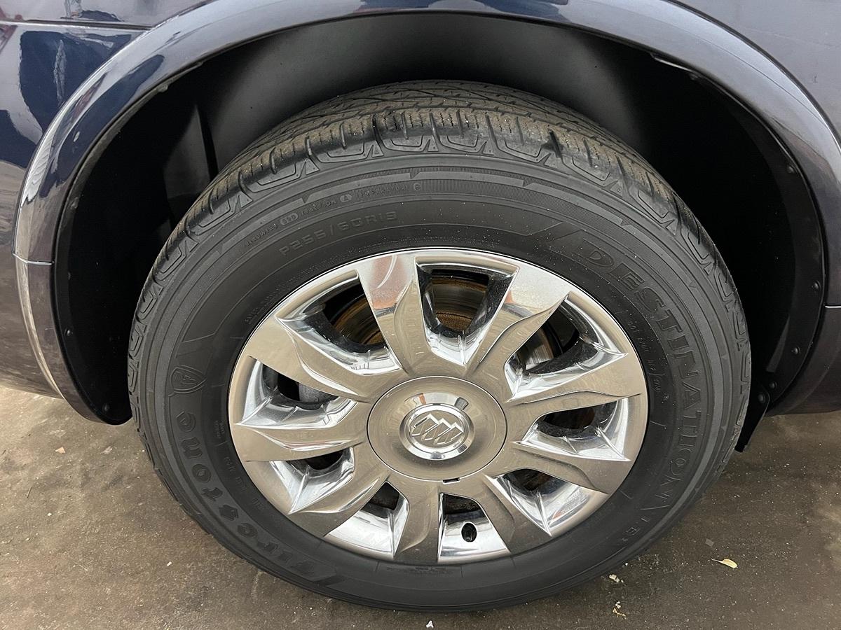 Buick Enclave Premium - View 1