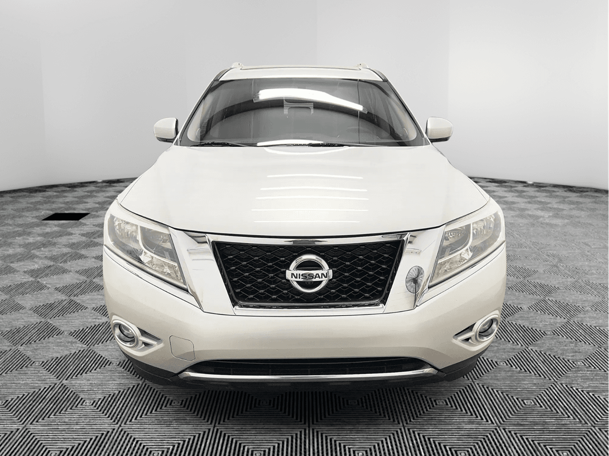 Nissan Pathfinder Platinum Hybrid - Thumbnail 5