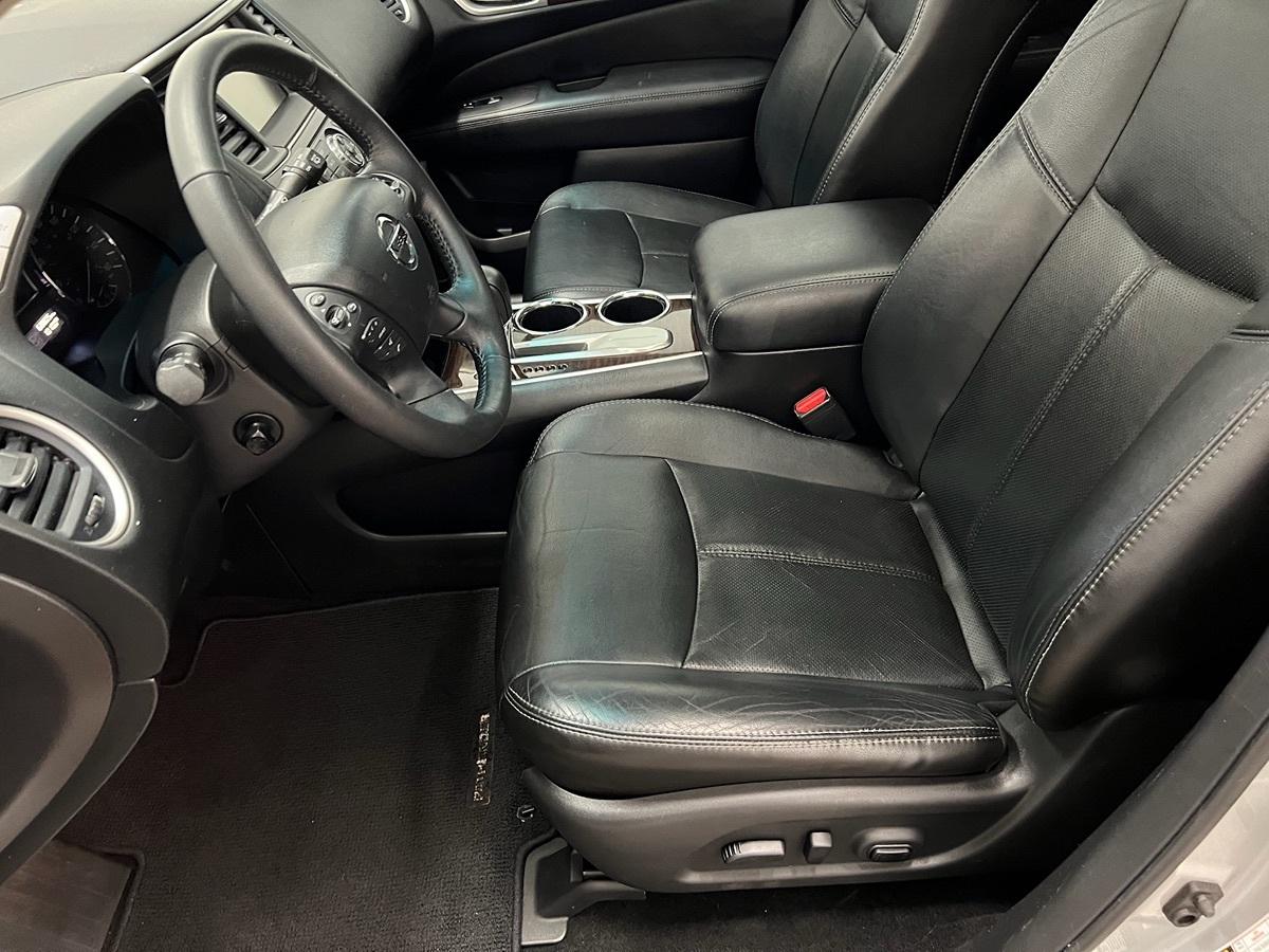 Nissan Pathfinder Platinum Hybrid - Thumbnail 9