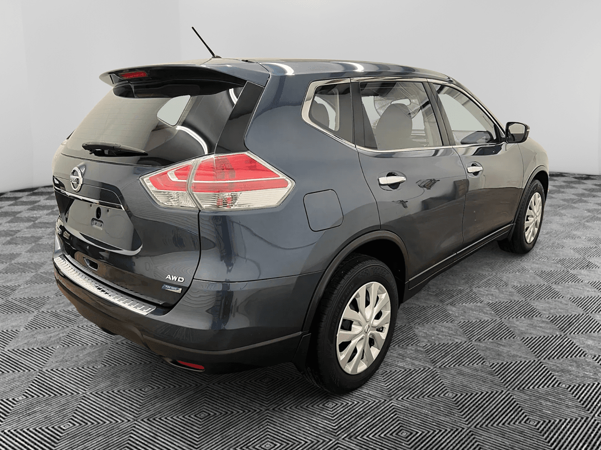 Nissan Rogue S - Thumbnail 3