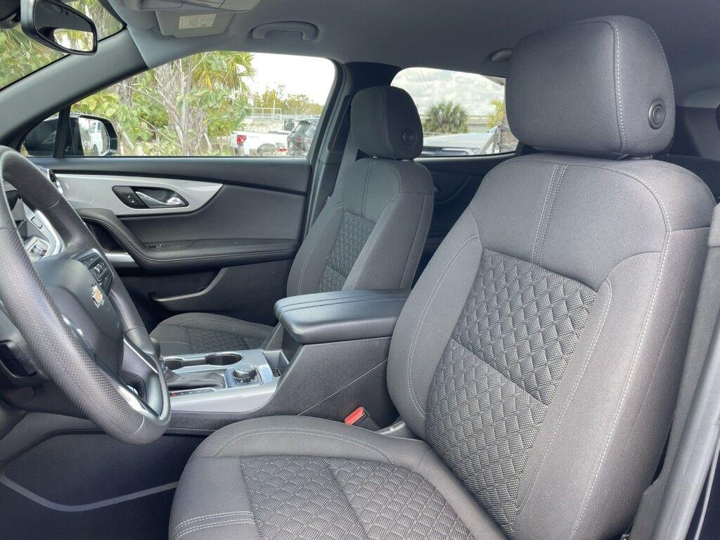 Chevrolet Blazer - Thumbnail 2