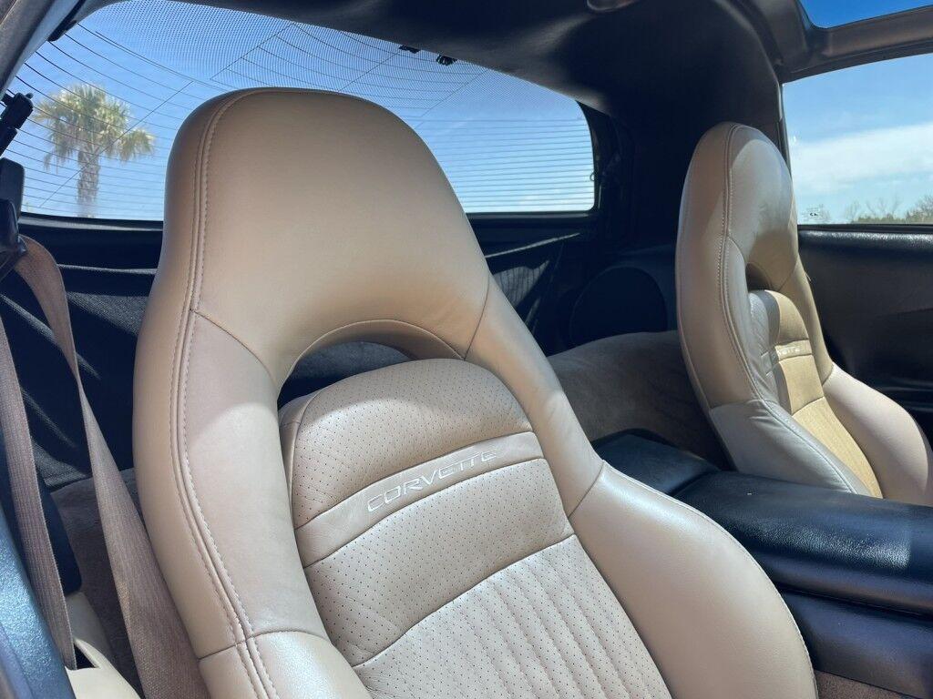 Chevrolet Corvette - Thumbnail 10