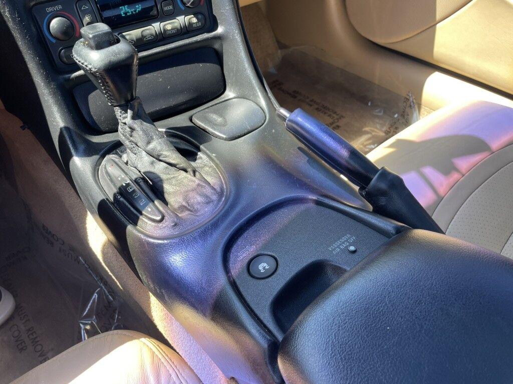 Chevrolet Corvette - Thumbnail 15