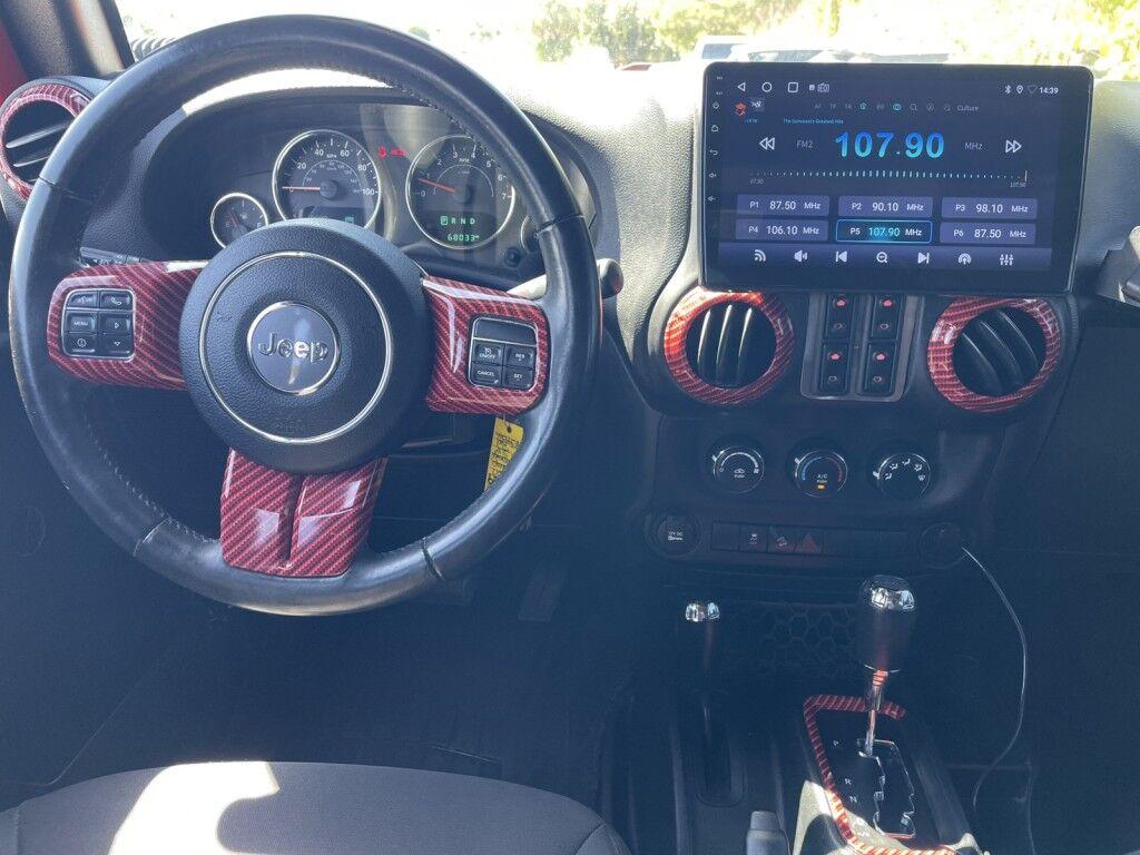 Jeep Wrangler Unlimited - Thumbnail 17