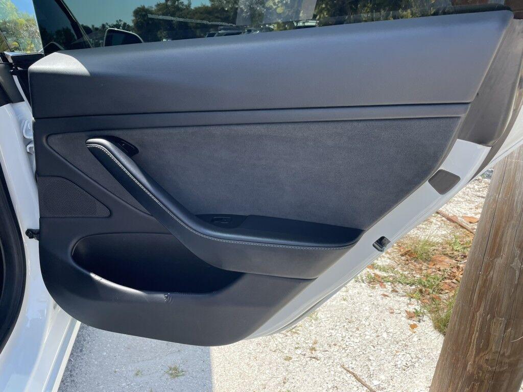 Tesla Model 3 - Thumbnail 20