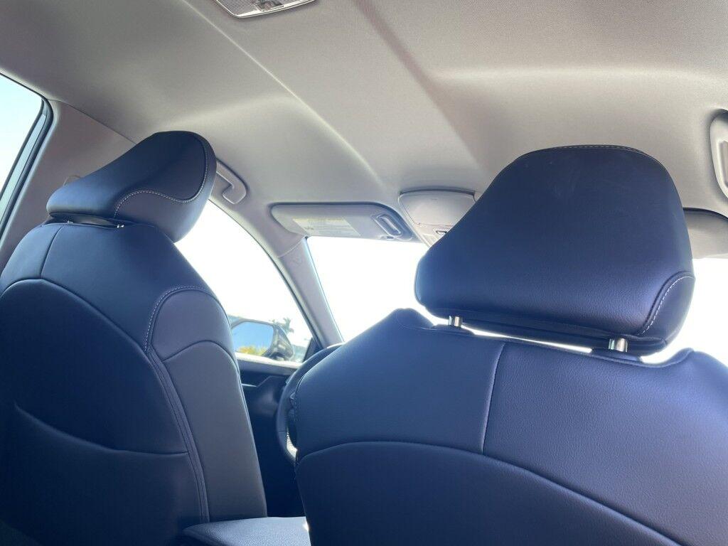 Toyota Camry - Thumbnail 9