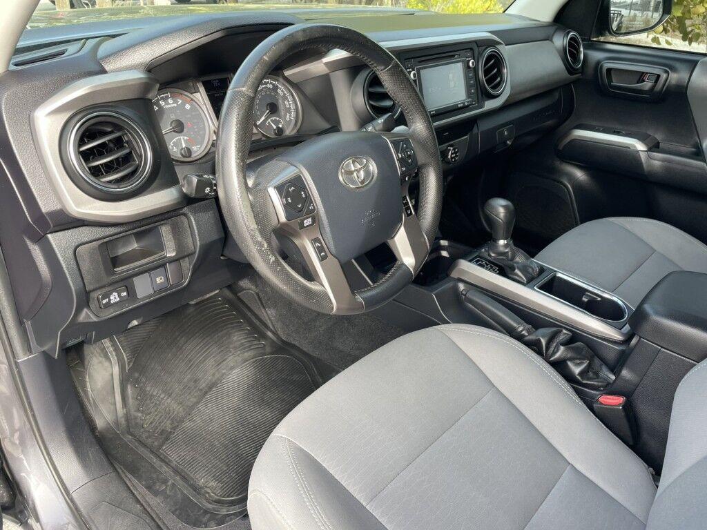 Toyota Tacoma 2WD - Thumbnail 10