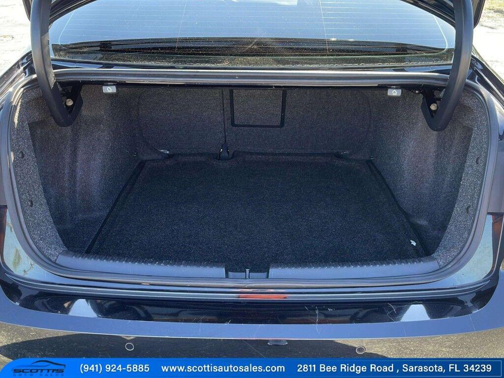Volkswagen Jetta - Thumbnail 12
