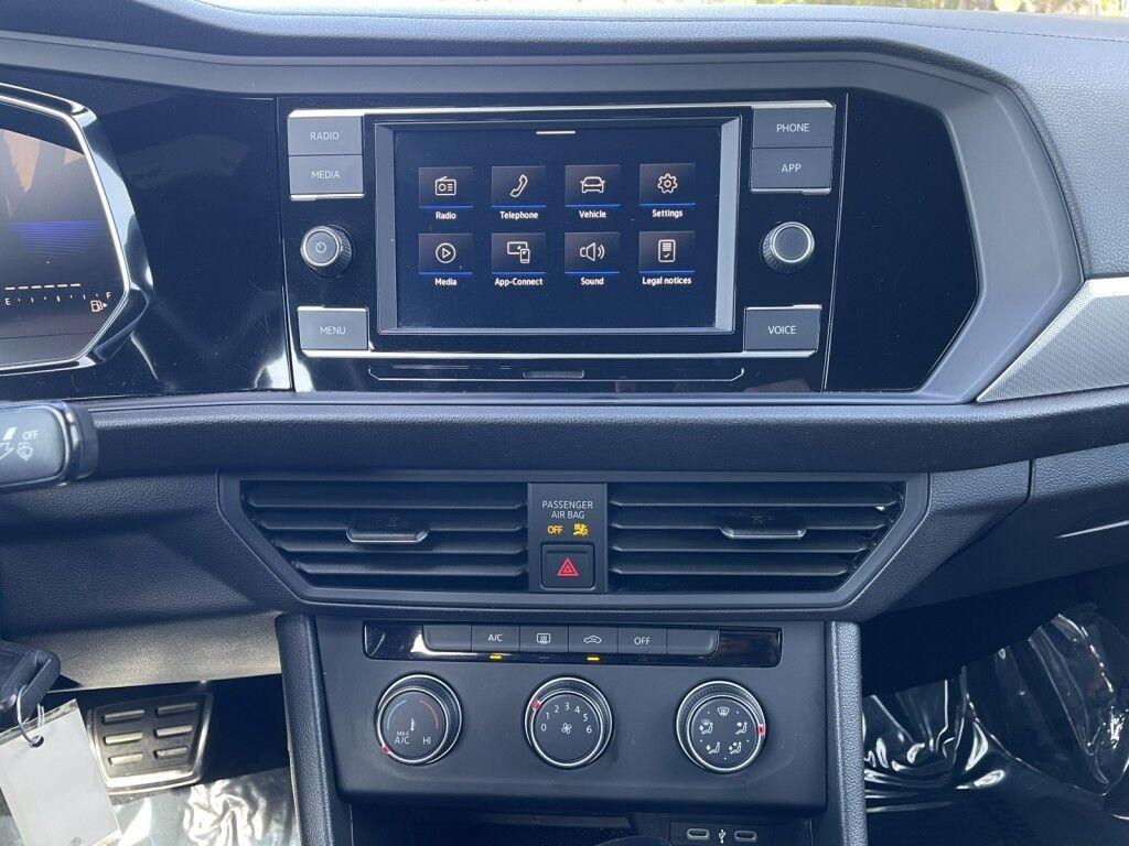 Volkswagen Jetta - Thumbnail 15