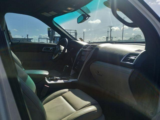 Ford Explorer - Thumbnail 12