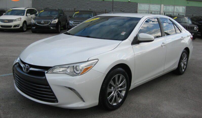 Toyota Camry - Thumbnail 2