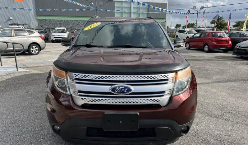 Ford Explorer - Thumbnail 3
