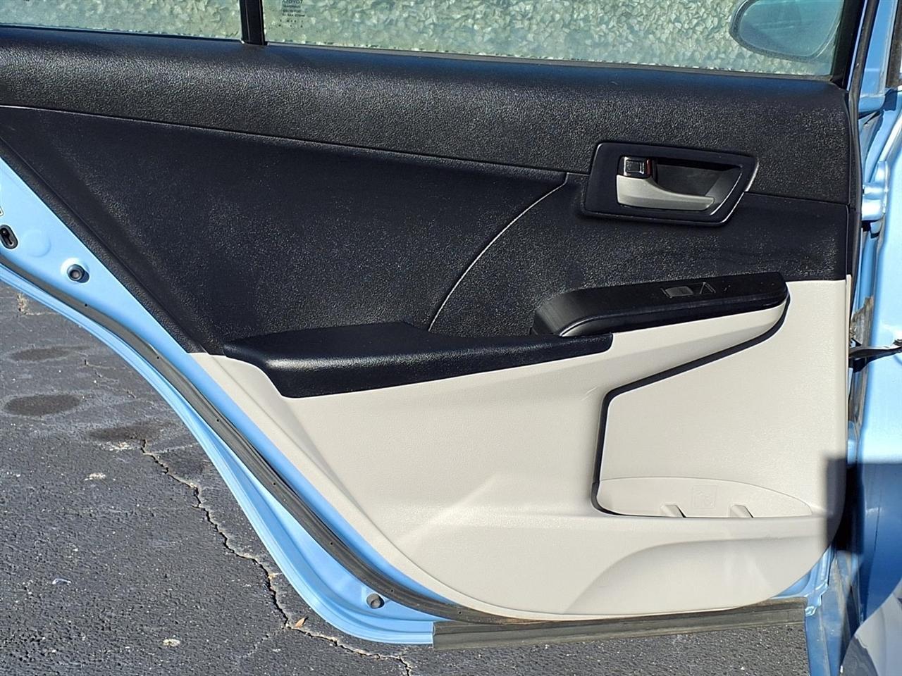 Toyota Camryle 4D Sedan - Thumbnail 13