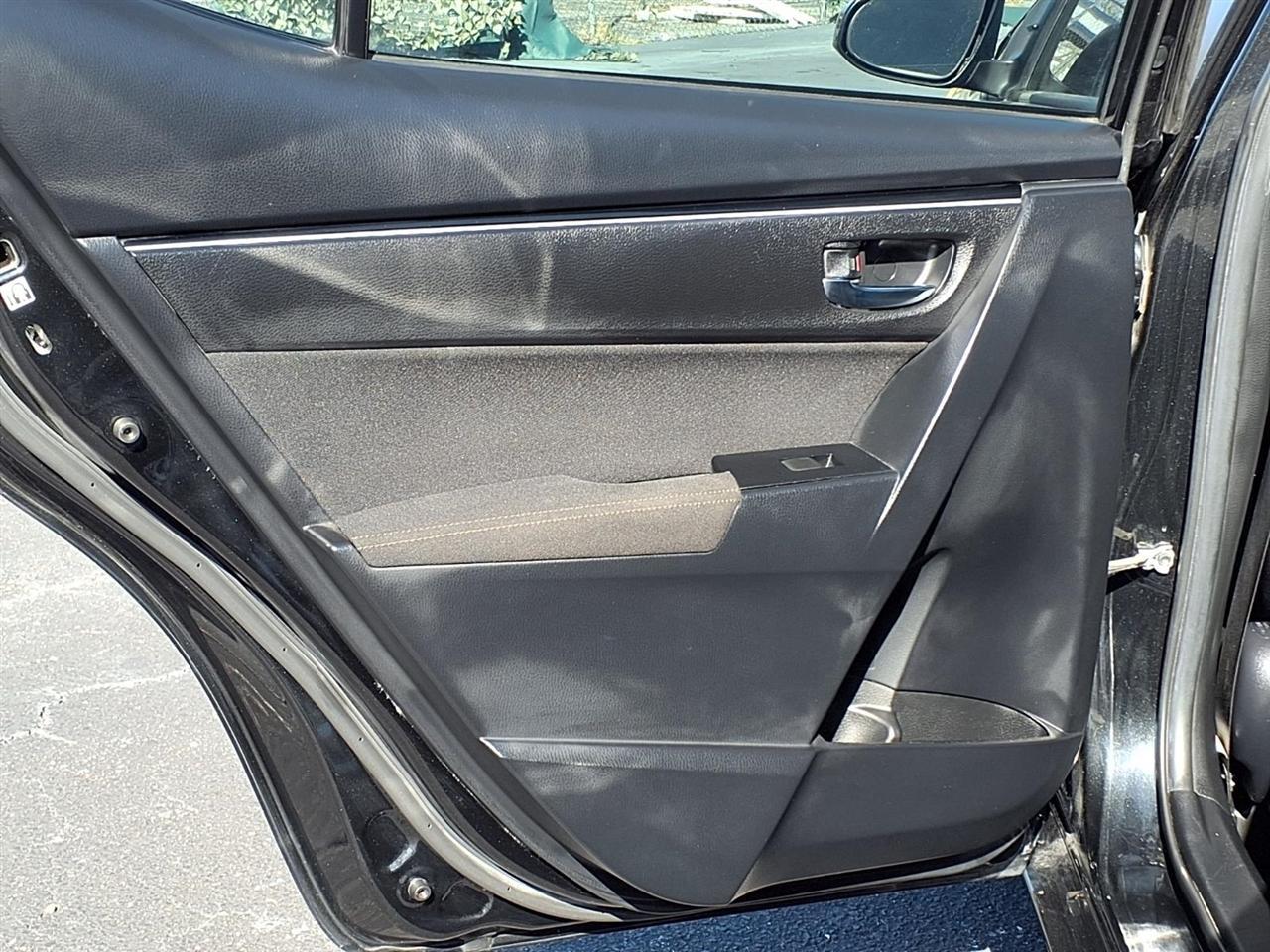 Toyota Corolla - Thumbnail 14