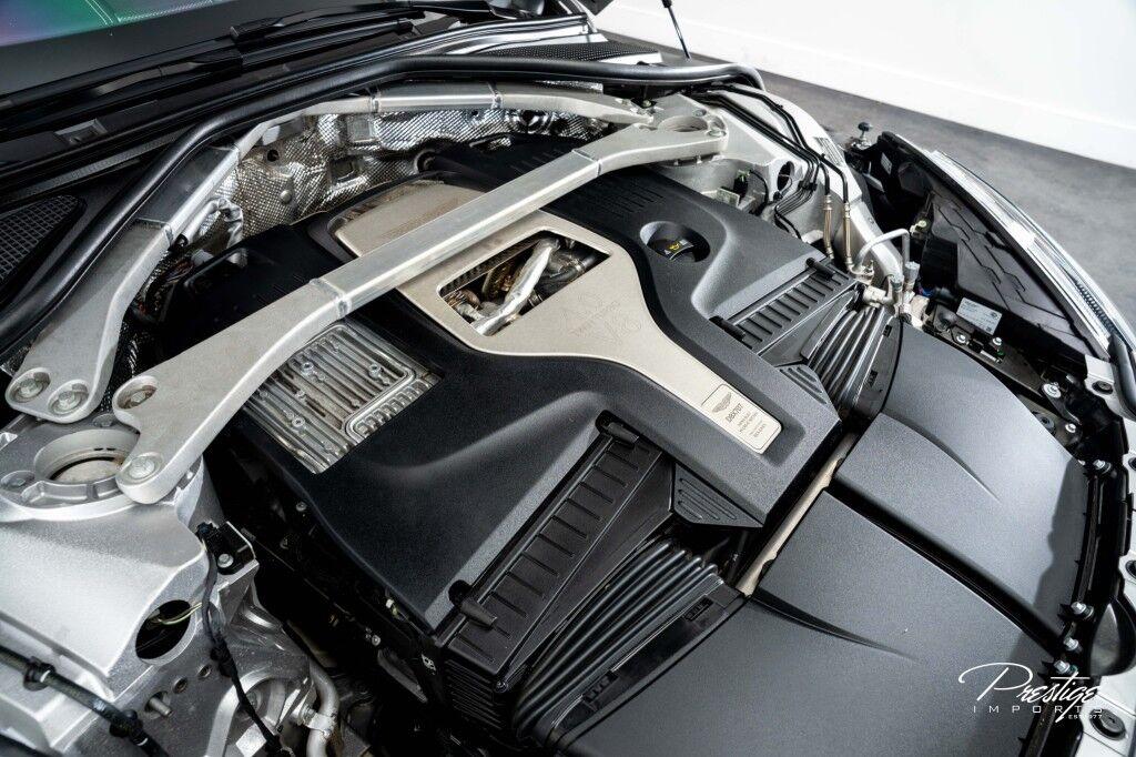 Aston Martin DBX - Thumbnail 5