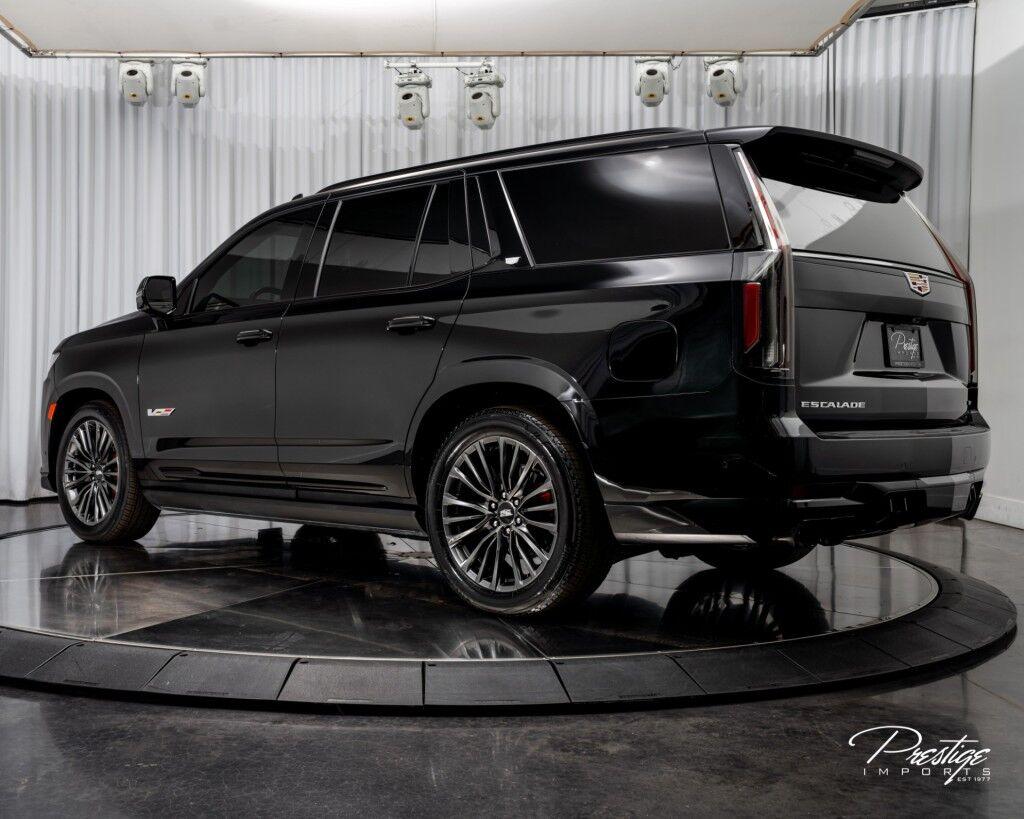 Cadillac Escalade - Thumbnail 10
