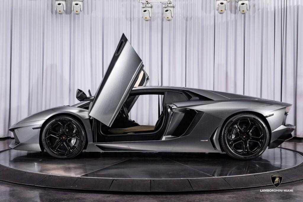 Lamborghini Aventador - Thumbnail 11