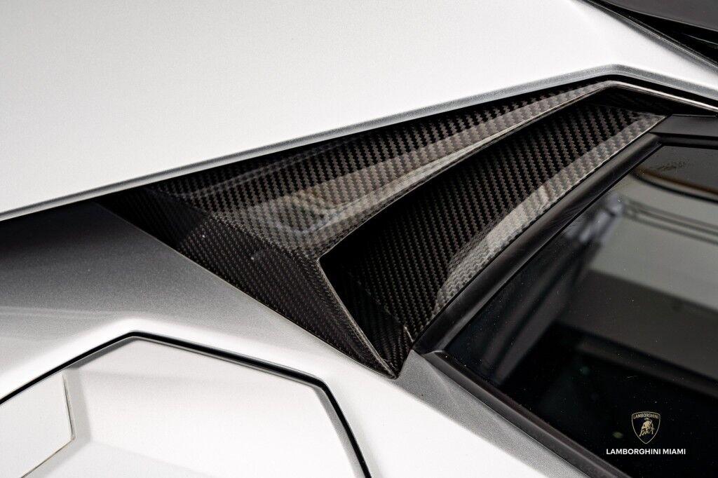 Lamborghini Aventador - Thumbnail 5