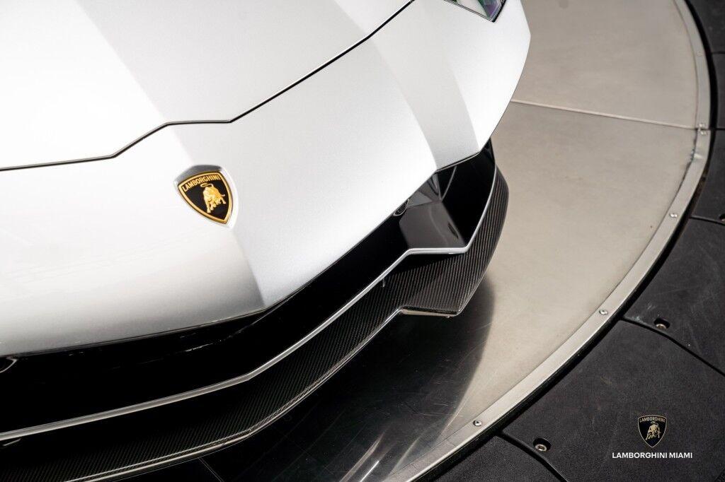 Lamborghini Aventador - Thumbnail 8