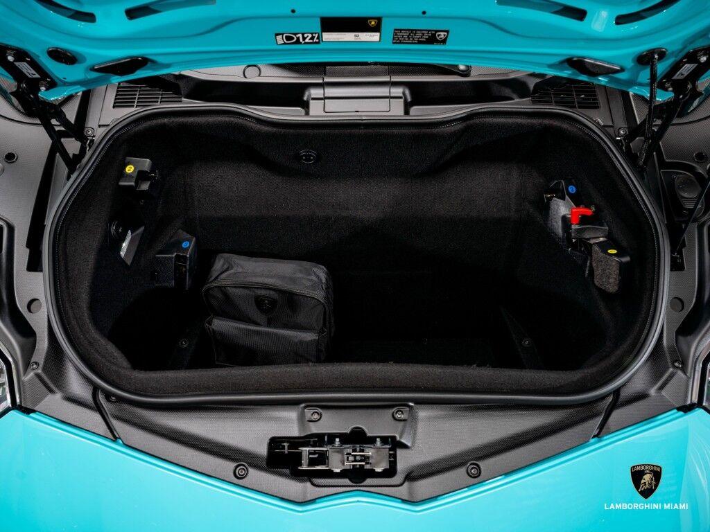 Lamborghini Aventador - Thumbnail 13