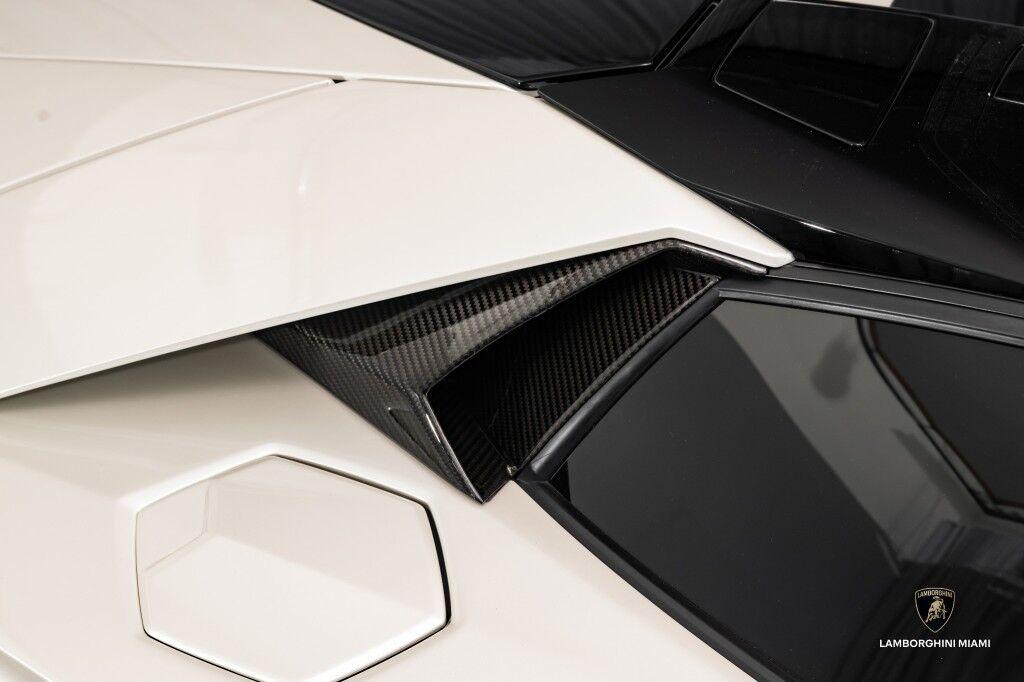 Lamborghini Aventador - Thumbnail 4
